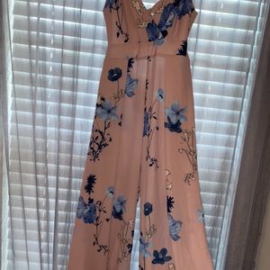 Jumpsuit that goes to the ankles
